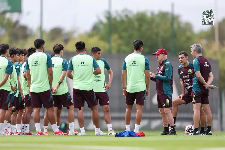 ¡México juega contra River Plate!