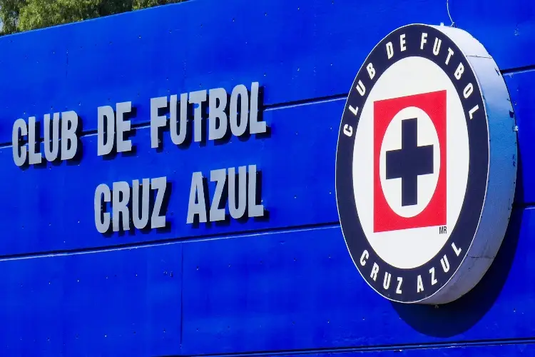 La pedrada del Cruz Azul para Anselmi en redes sociales