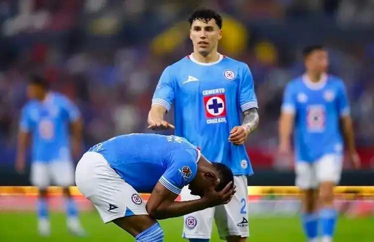 Cruz Azul rompe el silencio, respalda a Iván Alonso y se lanza contra Anselmi