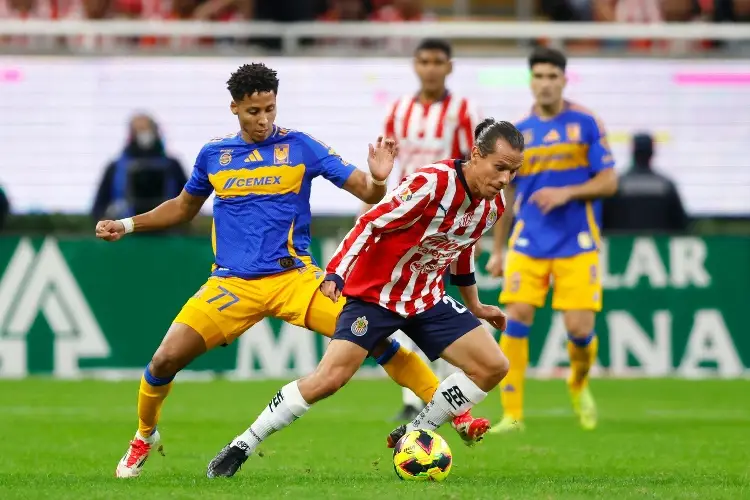  Chivas deja ir la victoria ante Tigres