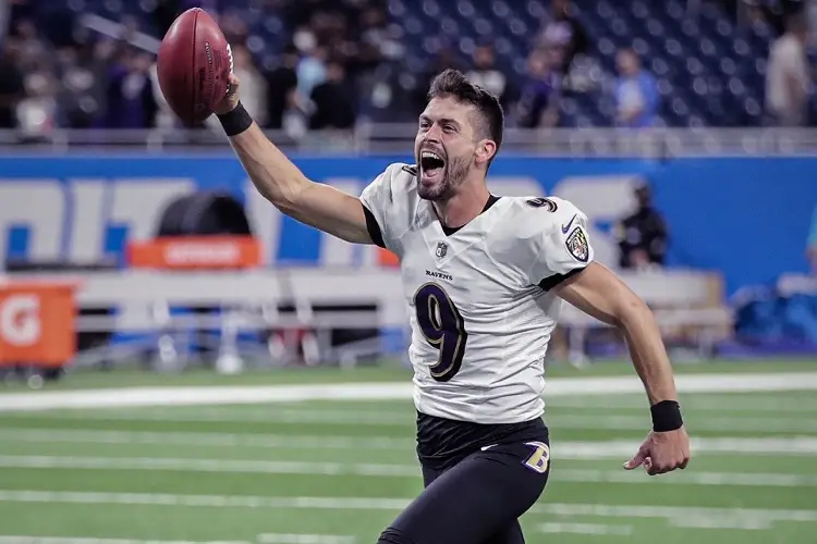 Pateador de la NFL acusado de comportamiento sexual inapropiado 