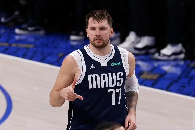 ¡Bombazo en la NBA! Luka Doncic llega a los Lakers y Anthony Davis va a los Mavericks