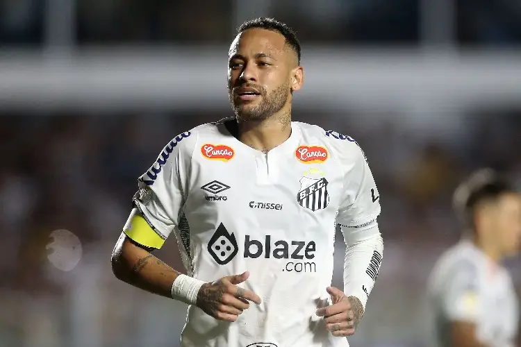 Doce años después, Neymar vuelve a jugar con el Santos de Brasil 