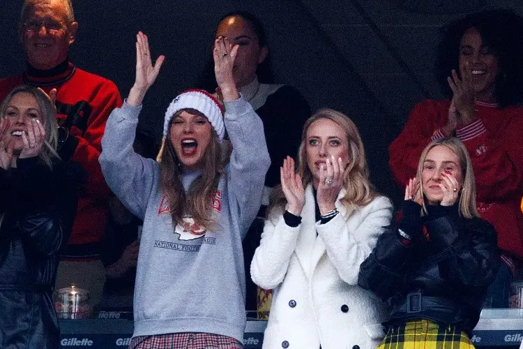 NFL: Taylor Swift llega al estadio para apoyar a Kansas City en el Super Bowl (VIDEOS)