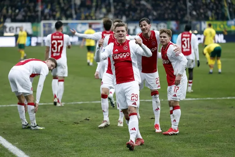 Después de 827 días, Ajax vuelve a ser líder en la Eredivisie 