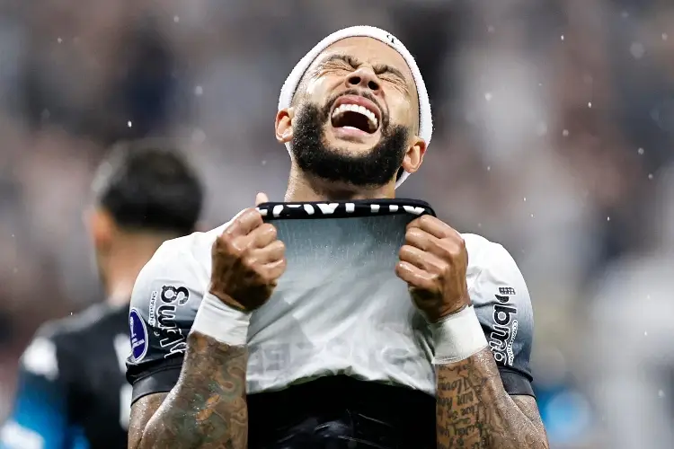 Memphis Depay asume la camiseta 10 del Corinthians