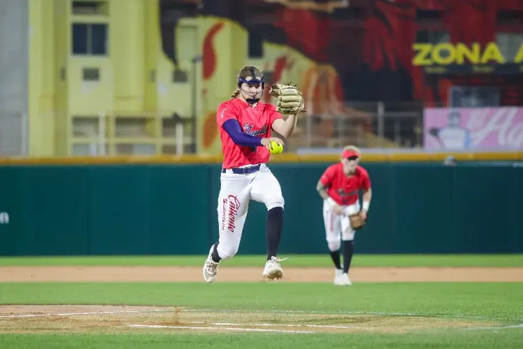 Sultanes vence a El Águila en el primero de la serie