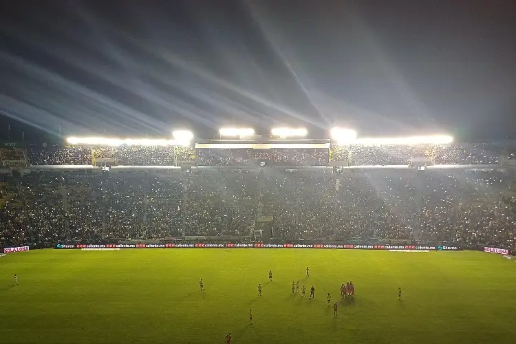 Se va la luz en el América vs Necaxa (VIDEO)