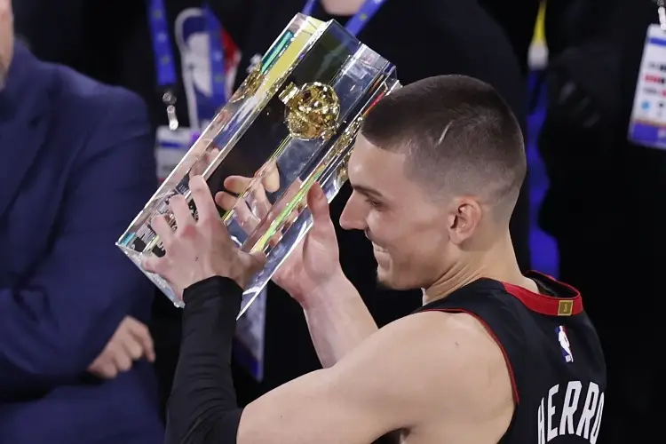 Herro se corona como el rey del triple en el All-Star