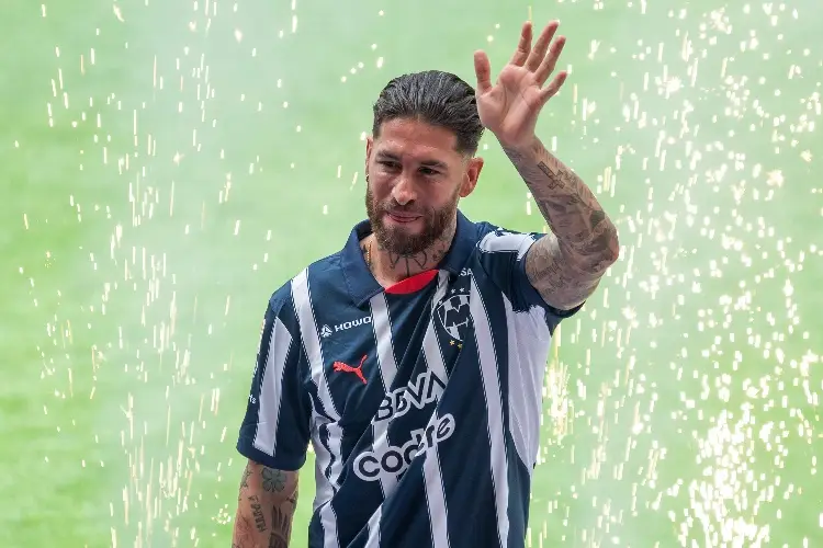 Sergio Ramos no resolverá los problemas de Rayados, asegura DT