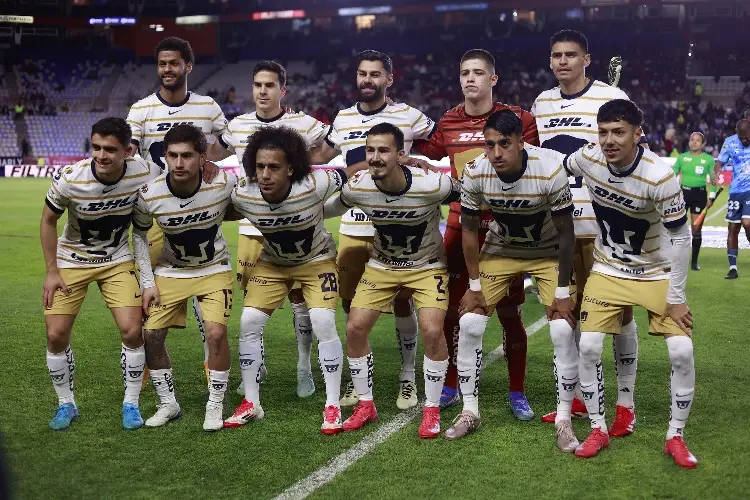 Afición de Pumas lanza insultos homofóbicos contra su propio DT (VIDEO)