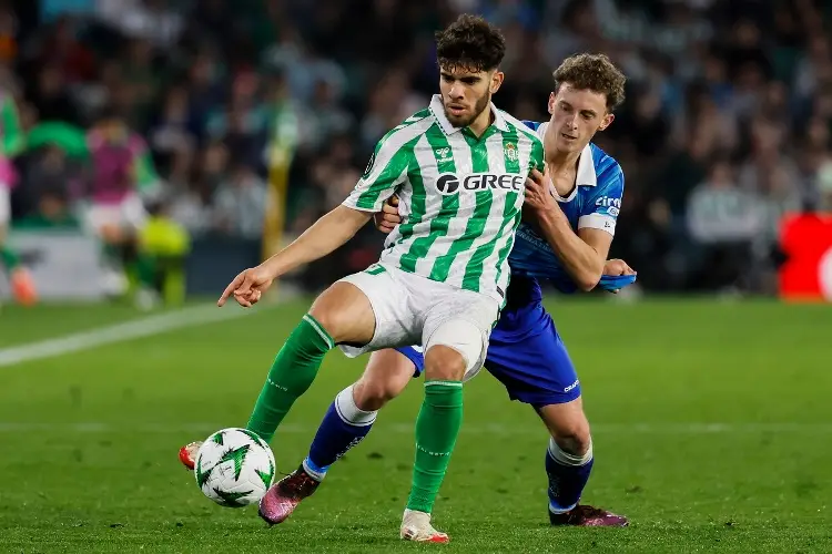 Real Betis pierde pero clasifica a Octavos de Final en la Conference League 