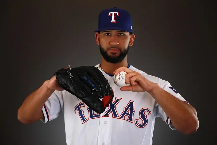 Dominicano Nomar Mazara llega a El Águila de Veracruz