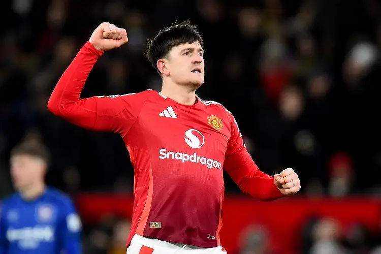 Harry Maguire salva al Manchester United