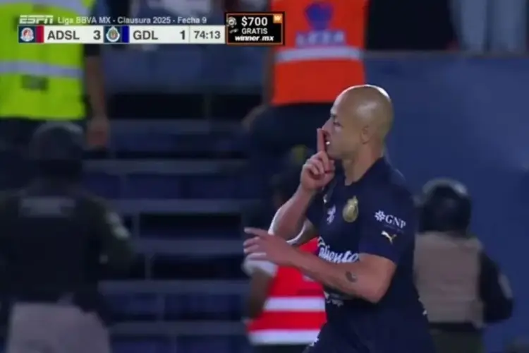 Chicharito manda a callar al estadio, mientras Chivas era goleado (VIDEO)