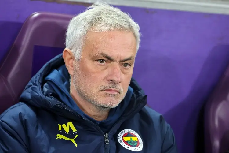 Mourinho termina suspendido y con una fuerte multa en Turquía 