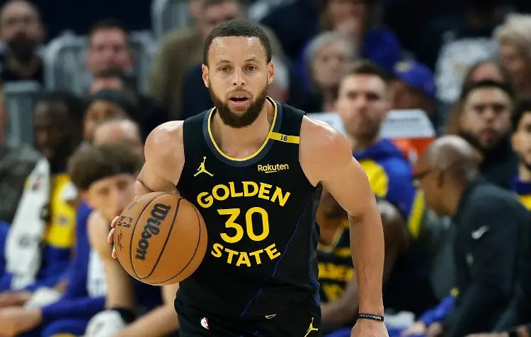 NBA: Stephen Curry marca 56 puntos y Golden State vence al Orlando Magic 