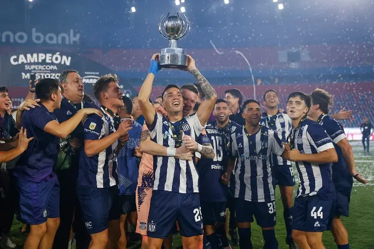 Talleres de Córdoba conquista la Supercopa Internacional ante River Plate