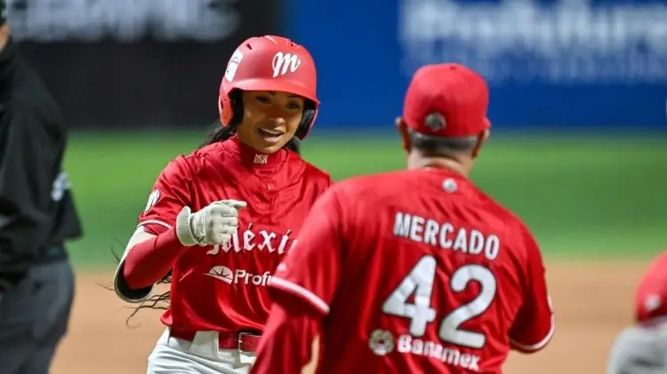 Diablos Rojos arrasa, se lleva la Triple corona de bateo y la Triple Corona de Pitcheo en la Liga Mexicana de Sóftbol 