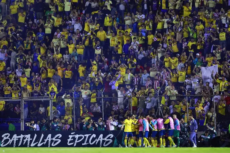 Periodista termina en el hospital tras ser agredido en el América vs Chivas