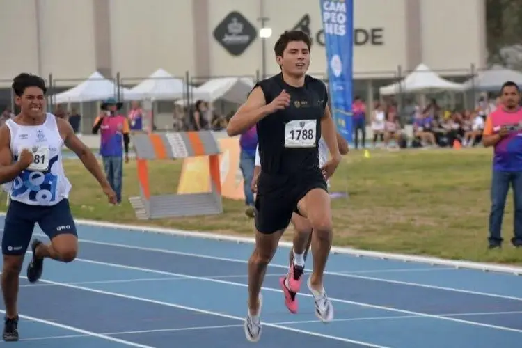 ¡Orgullo veracruzano! Alejandro Cárdenas Rifka rompe récord