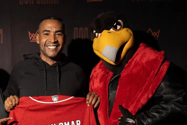 Don Omar se pone la de El Águila de Veracruz