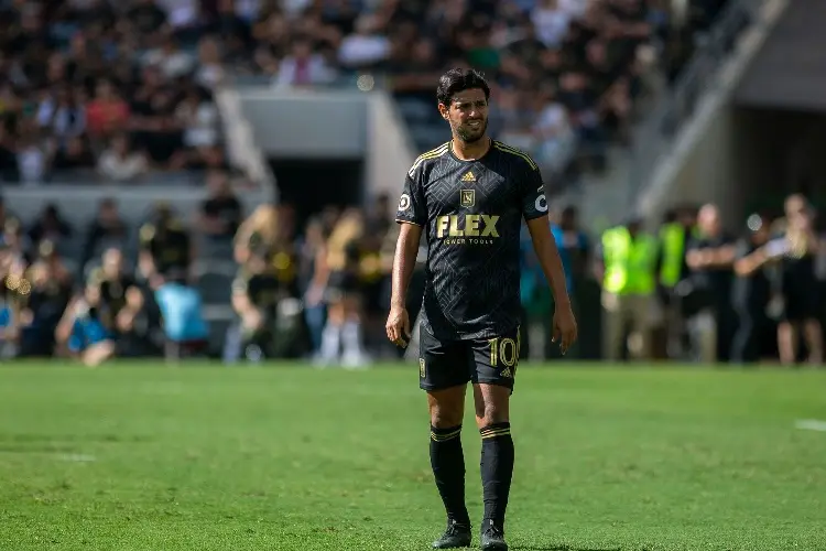 Carlos Vela, meses sin equipo y con el retiro a la vista