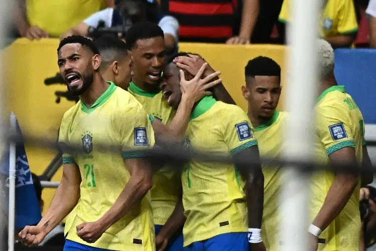 Golazo de Vinicius le da triunfo a Brasil sobre Colombia en el último minuto