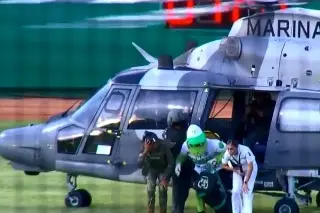 Imagen Mascota de Olmecas llega al estadio en helicóptero de la Marina (VIDEO)