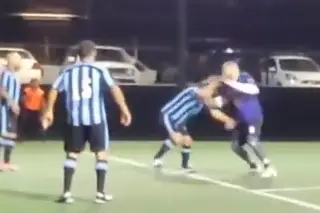 Imagen Ex jugador del Tri protagoniza tremenda bronca en el fútbol de sala (VIDEO)