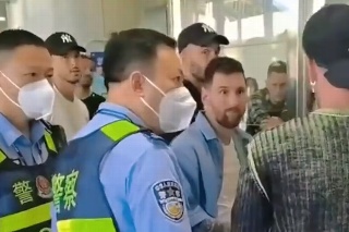 Messi es detenido por autoridades migratorias en China (VIDEO)