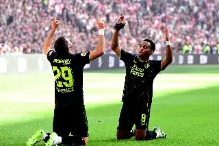 Santi Giménez le anota hat trick al Ajax y Feyenoord se lleva el Clásico (VIDEO)