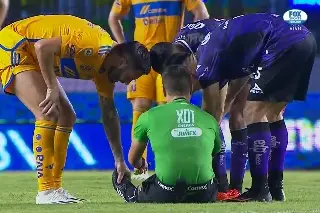 ¡Increíble! Árbitro se lesiona en pleno juego de la Liga MX (VIDEO)