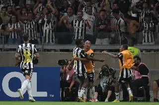 Atlético Mineiro pone más reñida la lucha por el título de Brasil