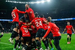 Imagen Reciben como héroes a Javier Aguirre y sus jugadores tras llegar a la Final en la Copa del Rey (VIDEO)