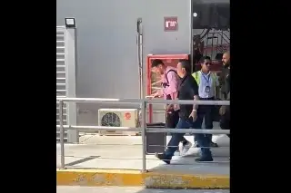 Imagen ¡Locura total! Le han gritado de todo a Messi llegando a Monterrey (VIDEO)