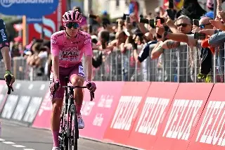 Giro de Italia: Milan gana sprint, Pogacar sigue de líder