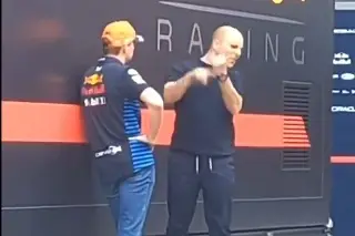 Imagen ¡Revelador video de cómo regañan a Max Verstappen! (VIDEO)