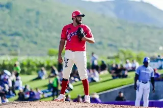 Imagen Conspiradores remonta y vence a El Águila en el primer juego de playoffs