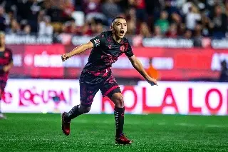 Imagen Hijo de Ex Tiburón le da el triunfo a Xolos y los pone como líderes 