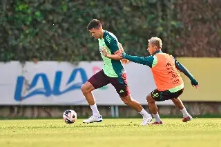 Imagen ¿Otra vez? Meten mujeres a la concentración de la Selección Mexicana