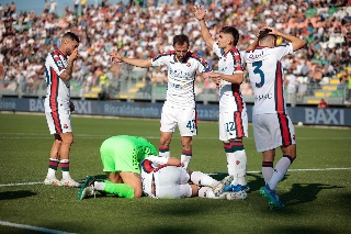 Terrible lesión en juego del Genoa de Johan Vásquez