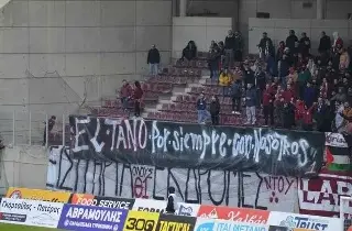 Imagen Club en Grecia rinde homenaje a futbolista mexicano fallecido