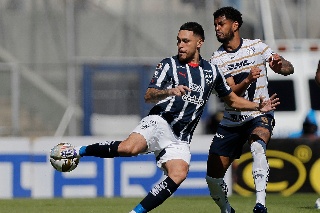 Rayados a semifinales tras liquidar a Pumas en una feria de goles