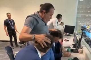 Cuauhtémoc Blanco manda por los 'chescos' a Faitelson y La Volpe en plena transmisión (VIDEO)