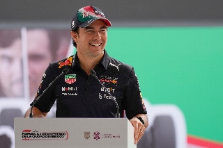 'Checo' se retira de la Fórmula 1, confirma su padre