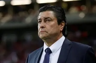 Imagen Luis Fernando Tena y Guatemala sufren dura caída en la Concacaf 