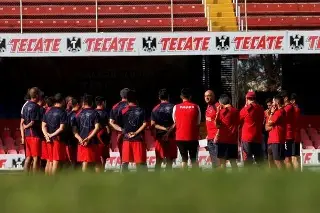Imagen Pasó de dirigir a los Tiburones Rojos a ser rector de una universidad