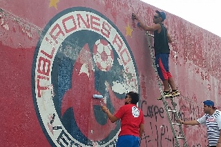 Fidel Herrera: El hombre que logró lo imposible, recuperar a los Tiburones Rojos de Veracruz