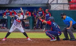 Imagen Piratas blanquea con paliza incluida a El Águila